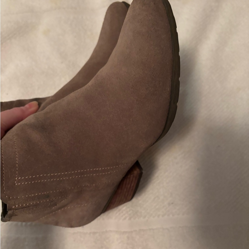 Blondo Taupe Suede Ankle Boots (8) - Picture 12 of 17